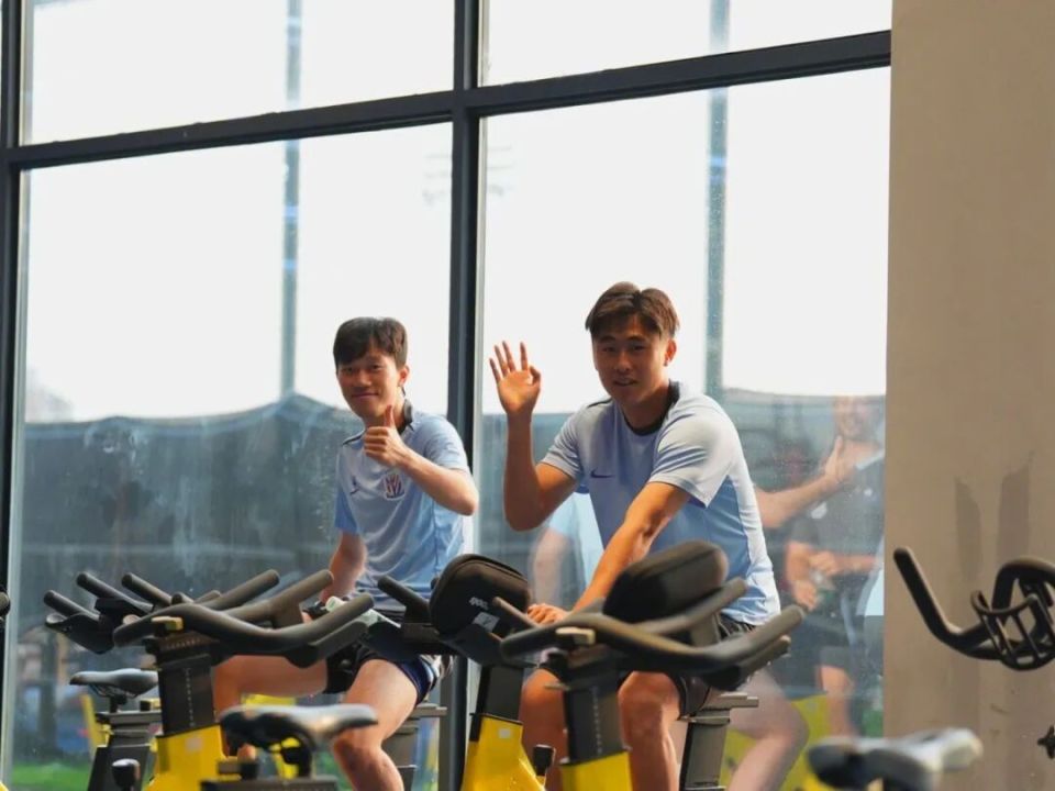 UrBUW, 客青岛海牛, 动作受限