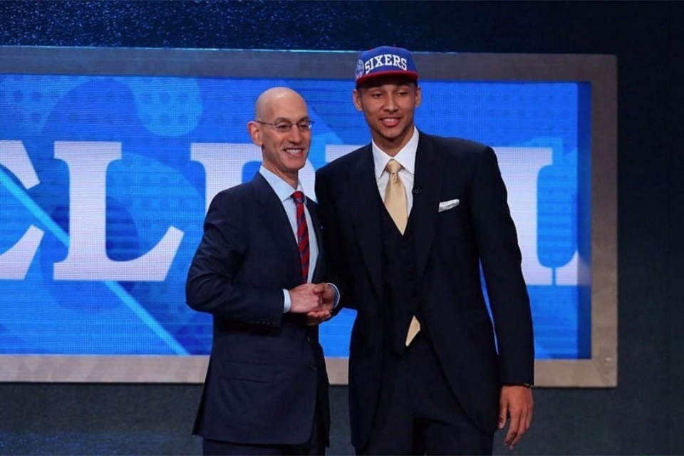 从未改善, 他提供的底, 组织型前锋