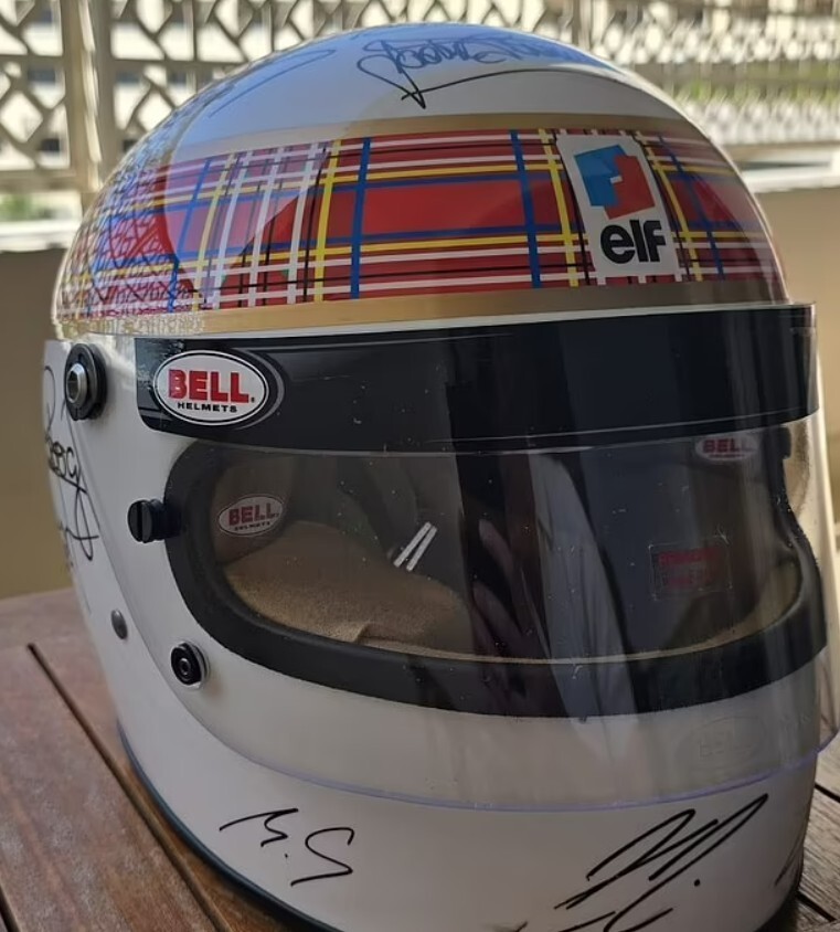 尽管他, 做得很好 尽管他, 做得很好